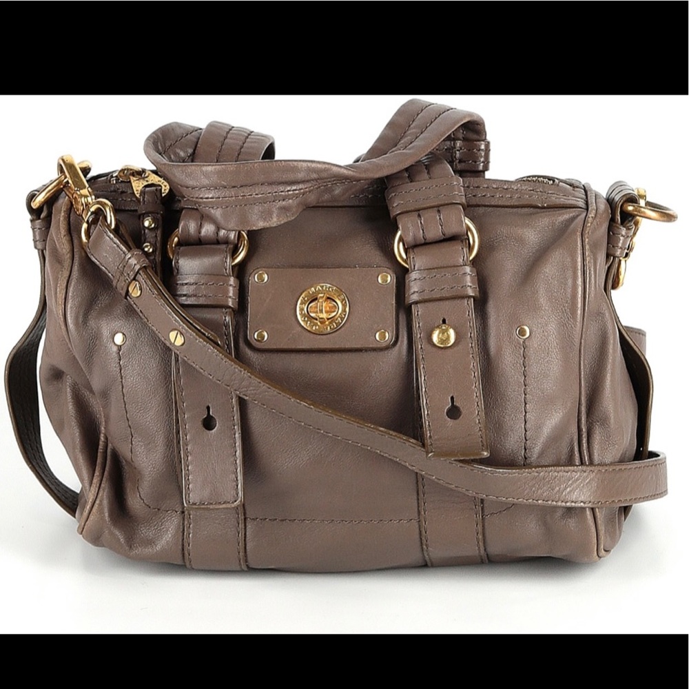 💖 Marc Jacobs Totally Turnlock Lil Shifty Duffel Mushroom/Taupe Cow Leather 💖